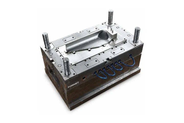 Injection mold with a curved cavity insert, four guide pillars and cooling hoses