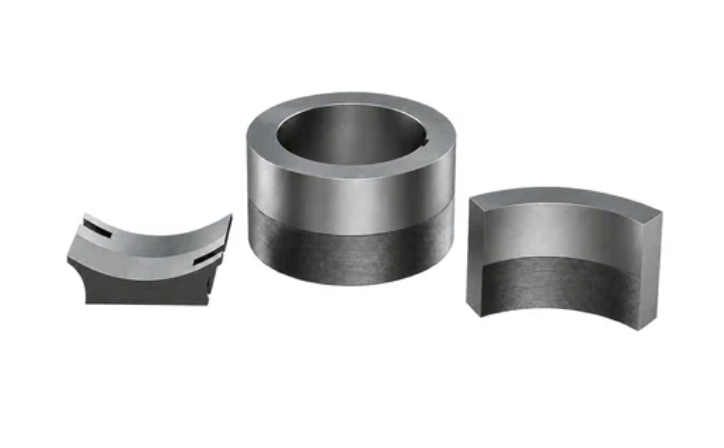 Steel ring die with two curved segment inserts